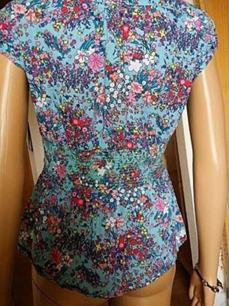 Schöne Bluse in Blummenprint von Qutfit Fashion