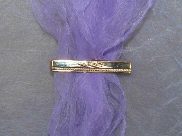 Goldfarbene Krawattennadel