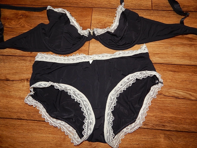 Zartes Bügel BH Set schwarz Spitze creme Gr. 38 Slip