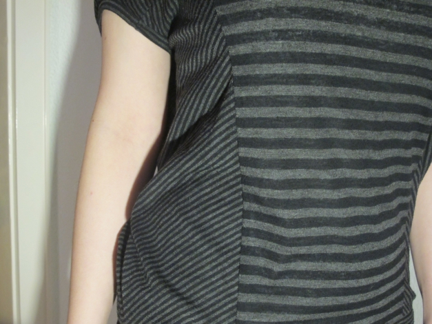 schwarz-graues Fledermaus Shirt
