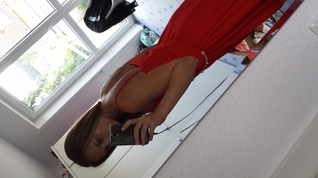 Rotes Abend-/Ballkleid