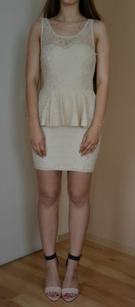 Wunderschönes nude creme Spitzen Peplum Kleid enganliegend Blogger 34 XS wie neu