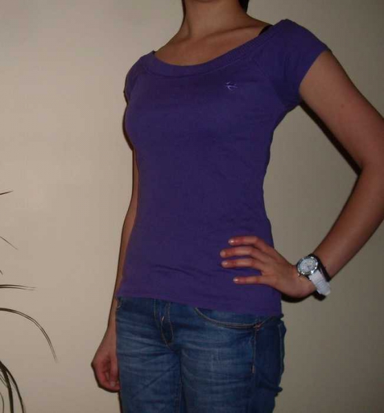 lila t-shirt
