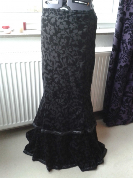 Fishtail mit Korsett 42 L WGT Gothic Rock Samt viktorianisch Halloween Vampir