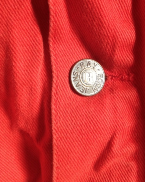 rote Jeansjacke 