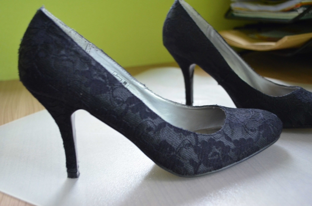 Schuhe mit Spitze