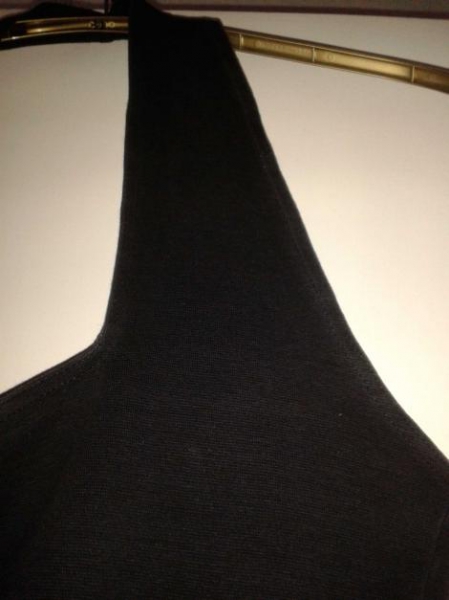 Schwarzer Neckholder Top