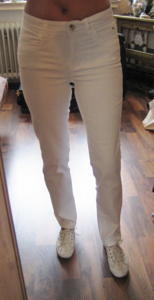 Weiße Jeans neu