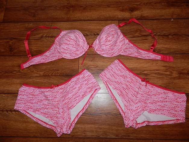 Süßes Wäscheset Leichter Push Up BH und 2 Slips Gr. 40 rot/ weiss
