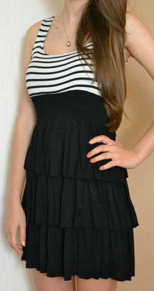 Sommerkleid kurzes Kleid mit mehreren Lagen Volants und gestreiftem Bustiert 34 / 36 / XS / S Marine