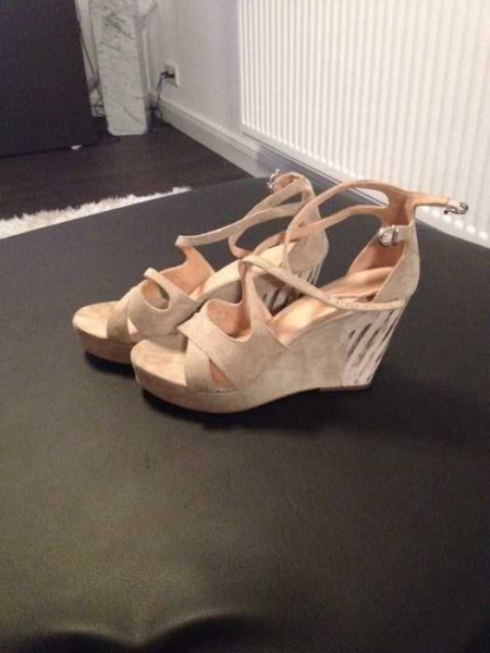 Neue Lloyd Leder Sandalen mit Keilabsatz Gr 40 Sommer Blogger Nude