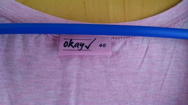 Rosa Schmetterlingsshirt mit ausgefallenen Ärmeln