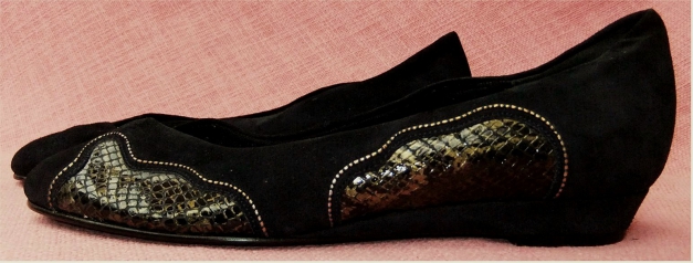 Echtleder Pumps von Salamander - Obermaterial Rauhleder schwarz - Größe 40 