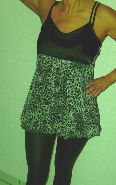 Extravagantes Ballonkleid bzw. Top in der Gr. ca. 40