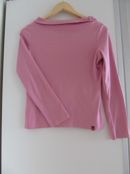 hübscher rosafarbener Pulli