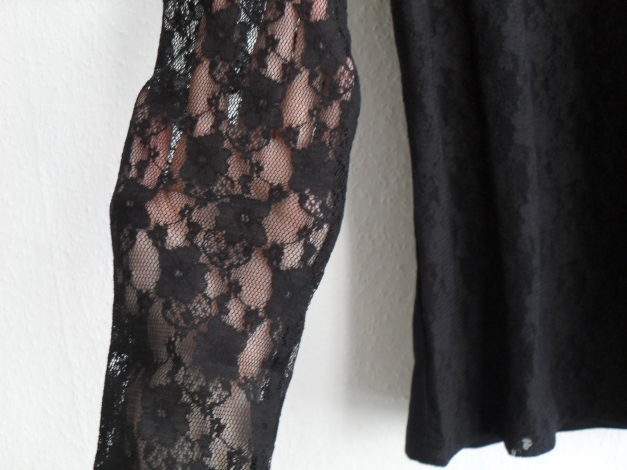 Teiltransparentes Spitzenshirt Gr. S M Langarm florale Spitze Nasty Gal