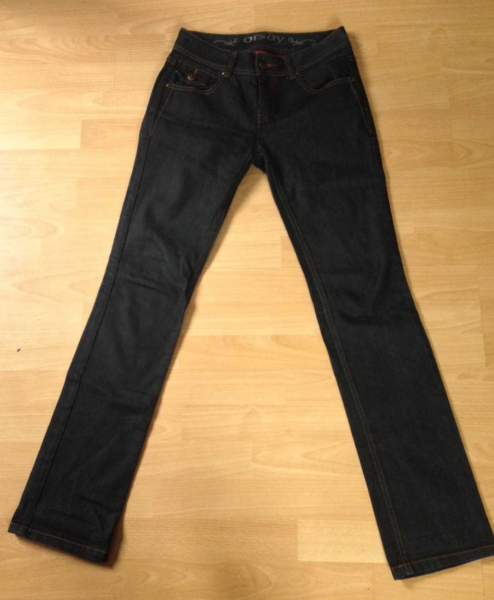 Dunkle Denim Orsay: Robust & mit sexy Stitching!