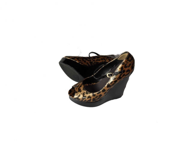 Steve Madden Peeptoe Wedges Gr. 38 mit Leomuster schwarz Lack