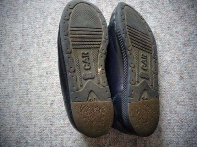 Kinderschuhe Gr. 30, Halbschuhe 8,00 Euro, Stiefel 6,00 Euro