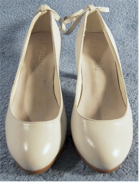 Schuhe Pumps von Jumelles - weiß - Größe 38 - leicht defekt 