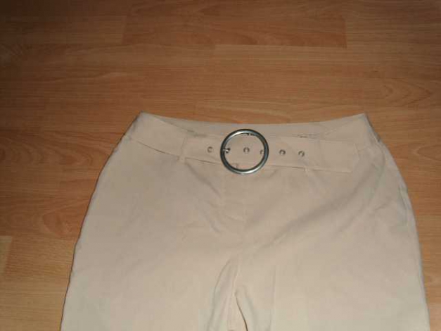 Hose, hellbeige mit Gürtel, Gr. 44/46 NEU