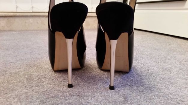  Zara Highheels in lackschwarz