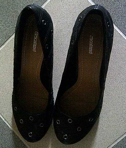 Pumps mit Lochnieten