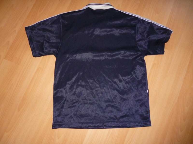 Fußballtrikot von Umbro Gr.M