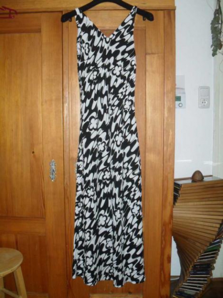 Maxikleid black and white
