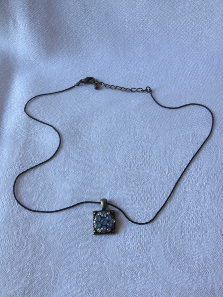 Schöne Kette in Altgold mit süßem Anhänger