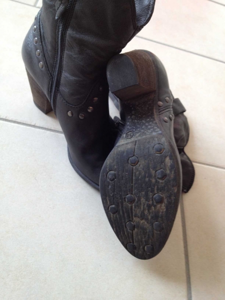 Mjus / coole Stiefelette mit Nieten 
