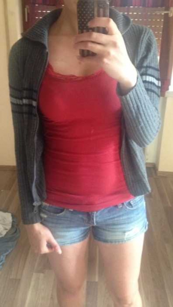 graue Strickjacke