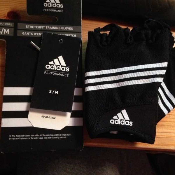 Adidas Trainingshandschuhe NEU  Größe S/M - unisex