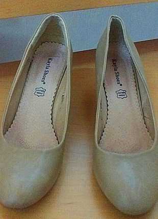 Schöne Keilabsatzschuhen in Khaki Farbe / Kayla Shoes