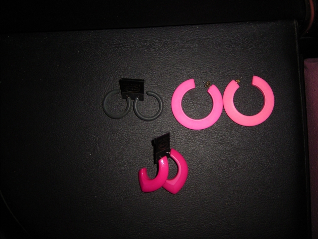 Vintage  3 x Ohrringe schwarz , pink, NEU