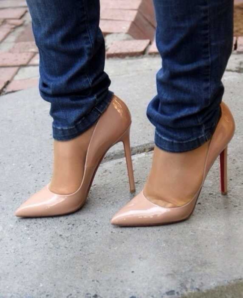 Super schöne High Heels in Nude mit Rote Sohle 