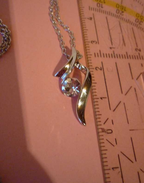 Silberne Kette mit Swarovski Elements Anhänger