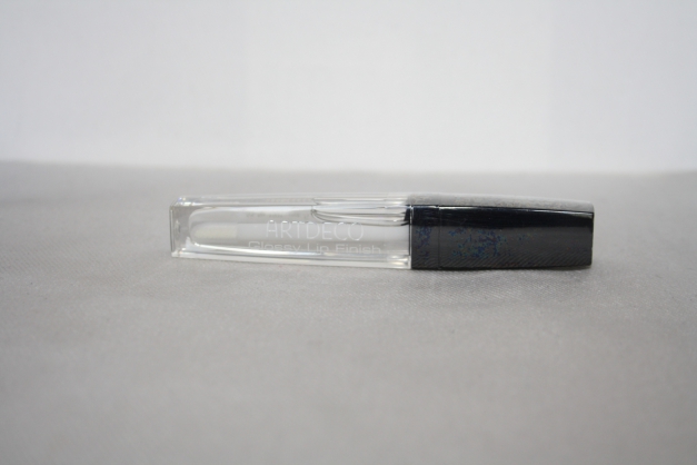 * Artdeco Glossly Lip Finish