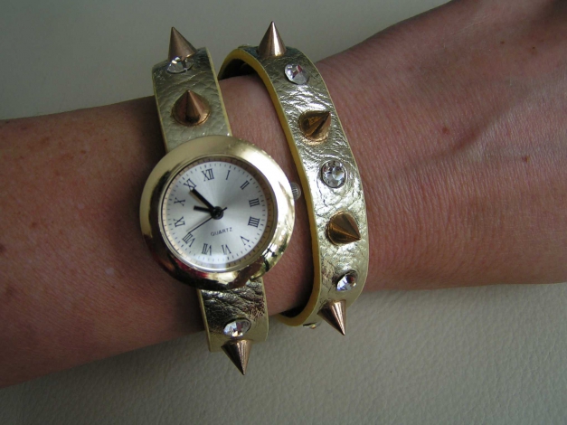 Wickeluhr Gold Spikes Nieten Steinchen neu 