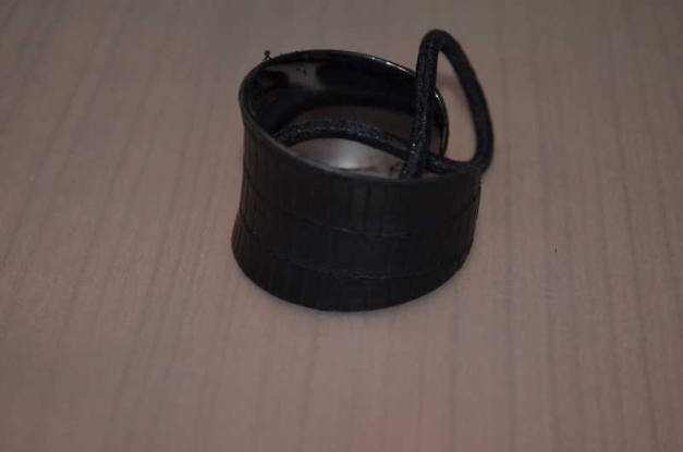 Haargummi mit Ring
