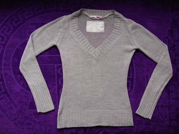 Graue Pullover  