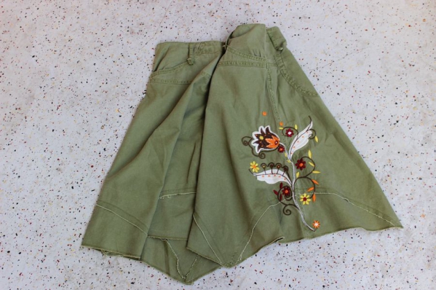 ABORIGINAL Trapezrock mit Blütenstickerei khaki