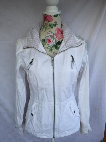 Weiße Bench-Jacke