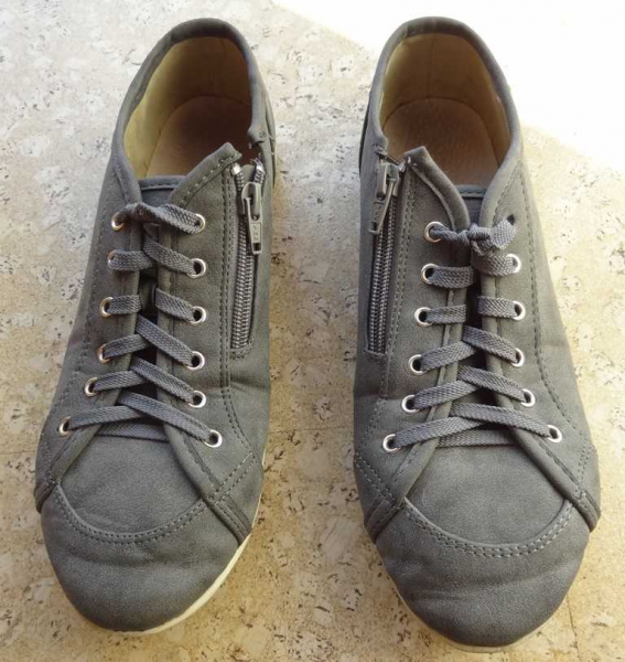 Graue Halbschuhe mit Reißverschluss Gr. 39
