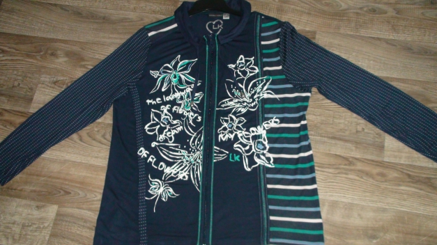 Zipper Sweatpulli mit  Kragen und Kordel  Gr. 44