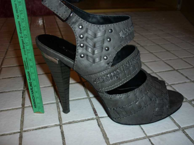High-Heels mit vielen Details