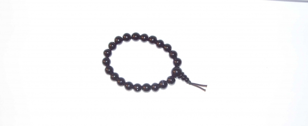 Armband mit schwarzen Kunstperlen