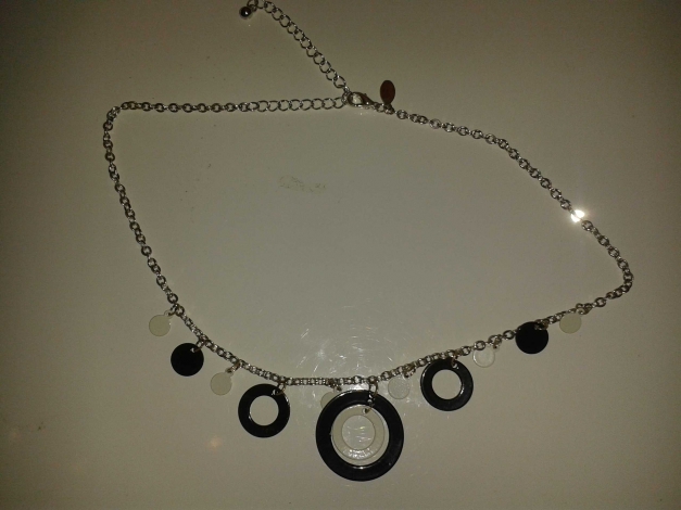 Retro Kette in schwarz und weiß