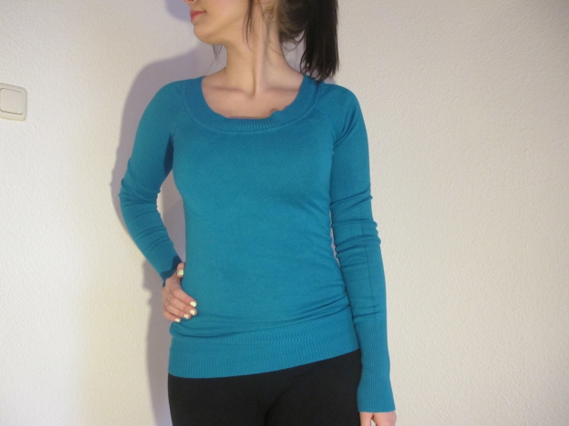 blauer Pullover