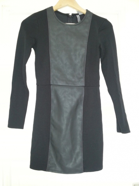 H&M schwarzes Minikleid mit langen Ärmeln und Kunstledereinsatz Gr. xs